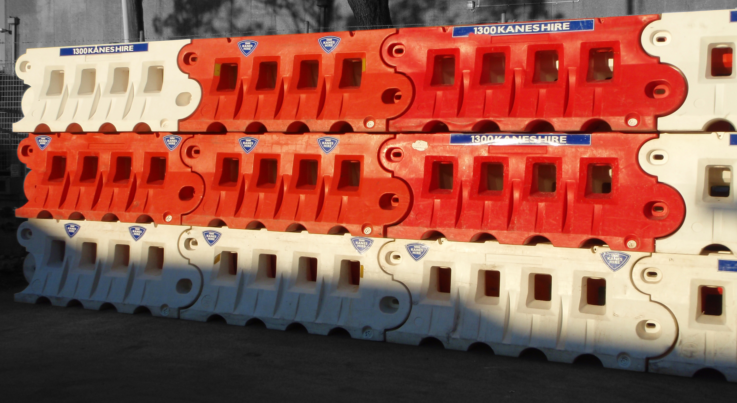 WATER FILLED BARRIER 2m Del ea Not RTA a