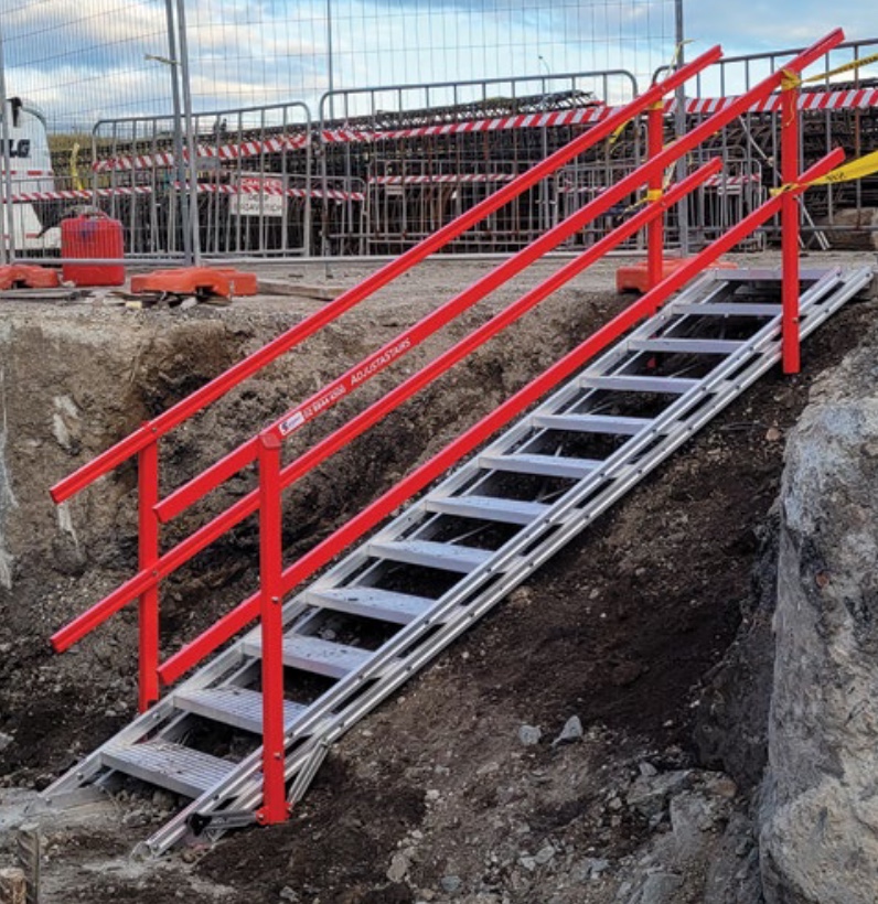 Stairs Portable Alu  1200mmW 1.91mH-2.67mH 12 Step