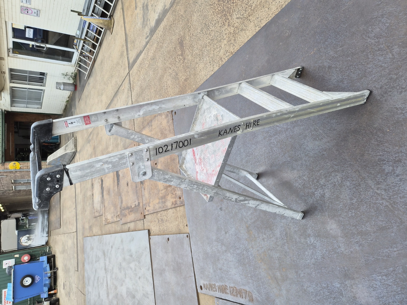 LADDER PLATFORM STANDING HEIGHT 900MM