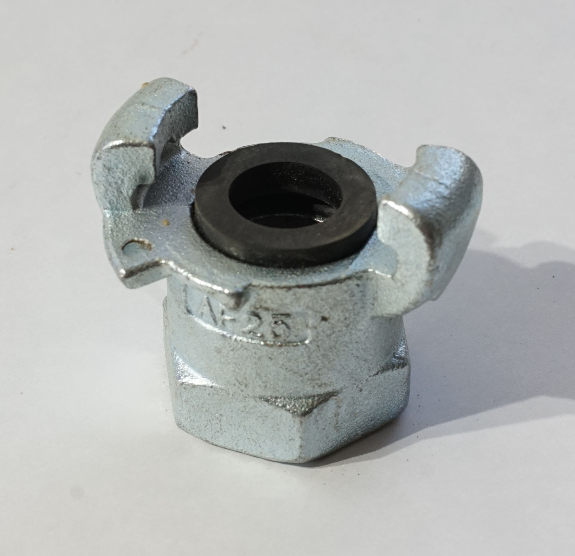 WATER TAP CONNECTION 19mm/3/4"