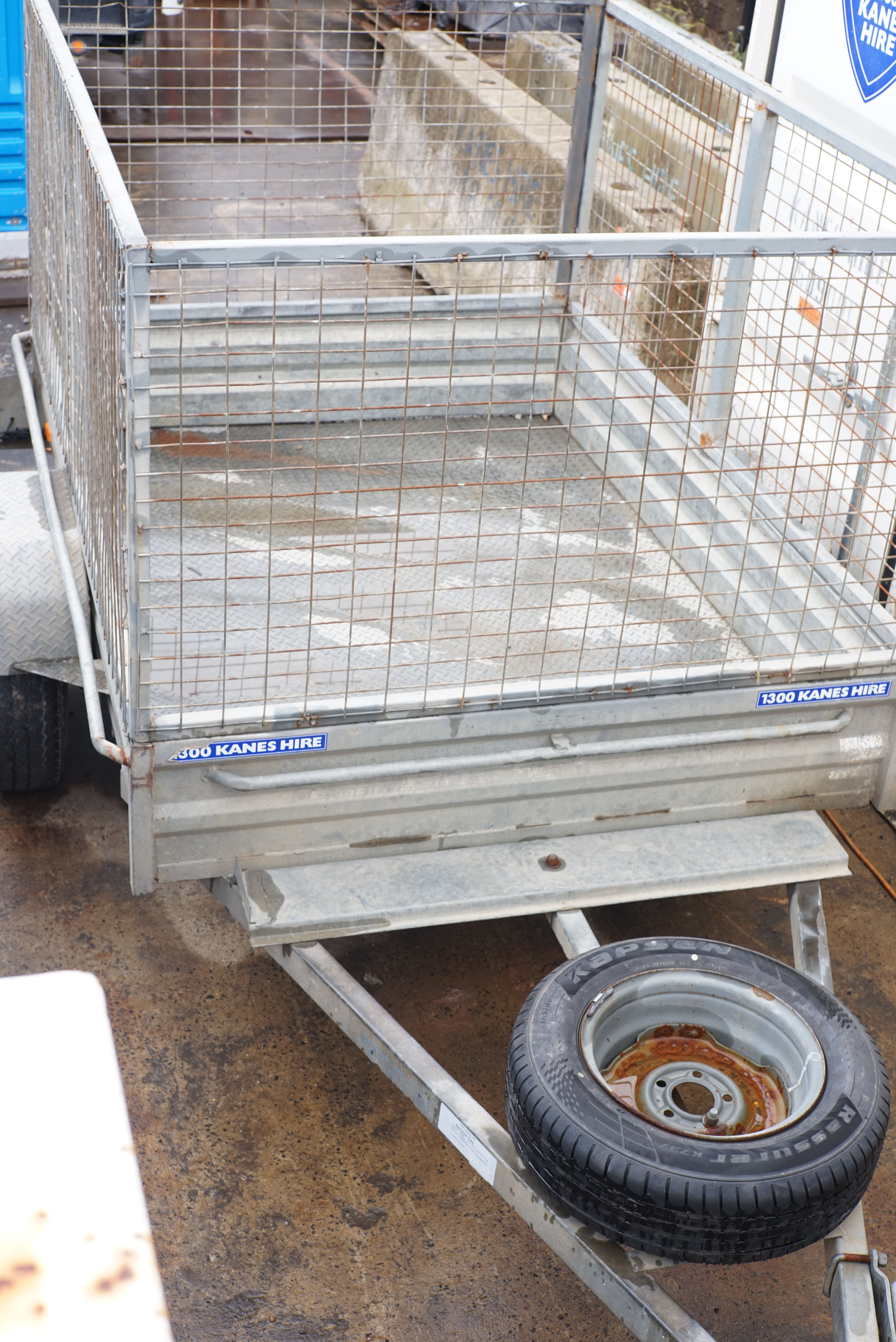 TRAILER (BOX) 7x5 WITH BIKE RAMPS and Cage