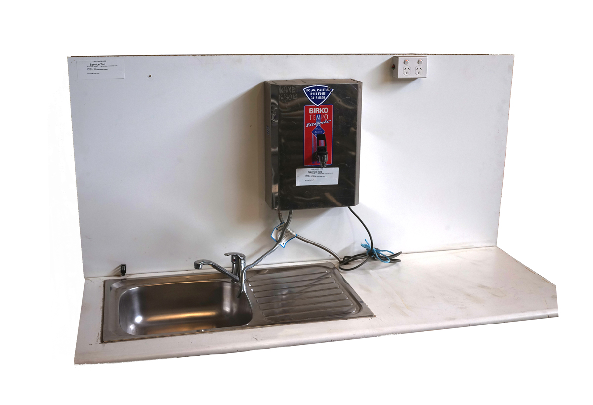 KITCHEN SINK & CABINET