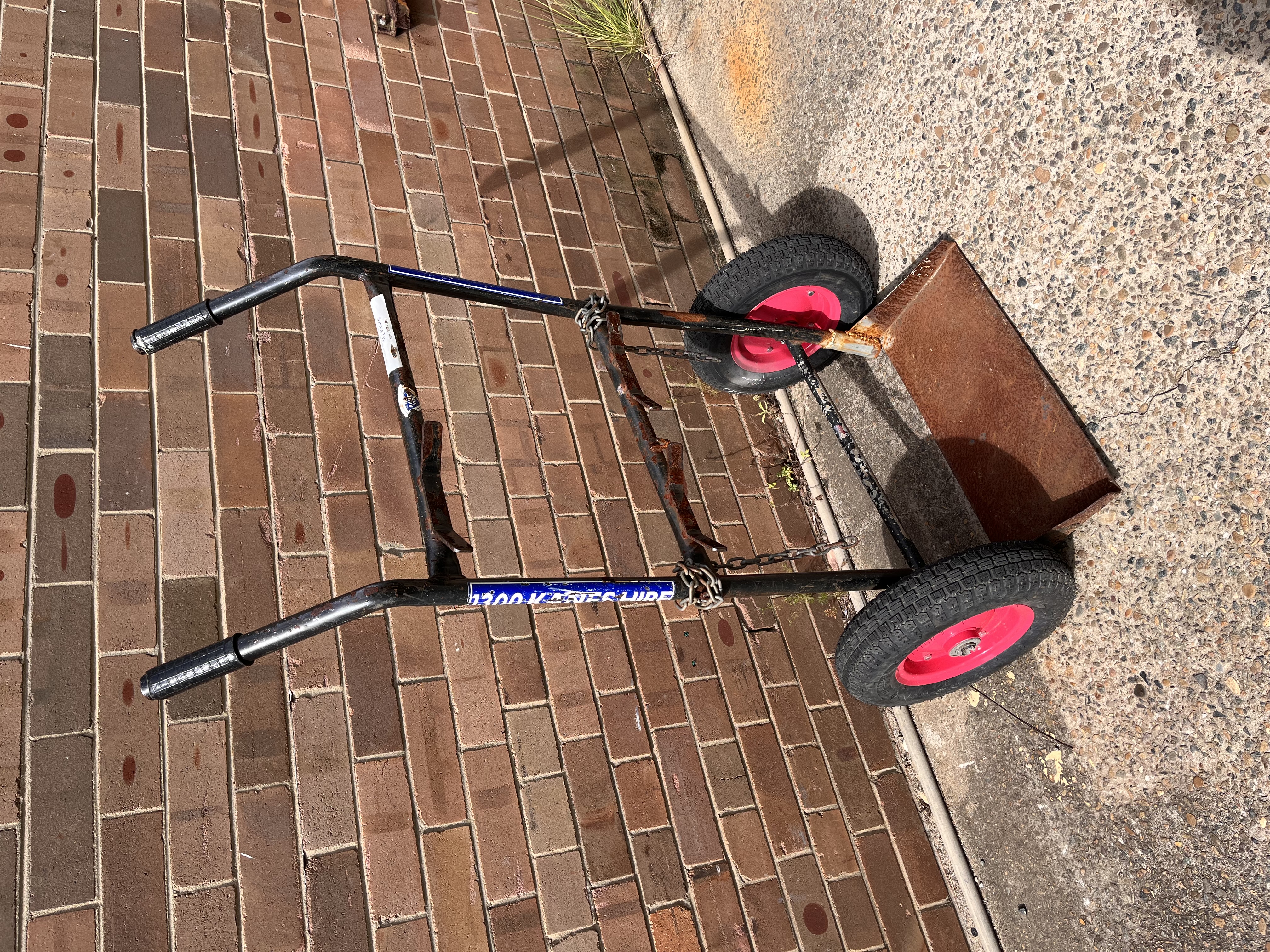 OXY TROLLEY c/w Large Pheumatic Wheels